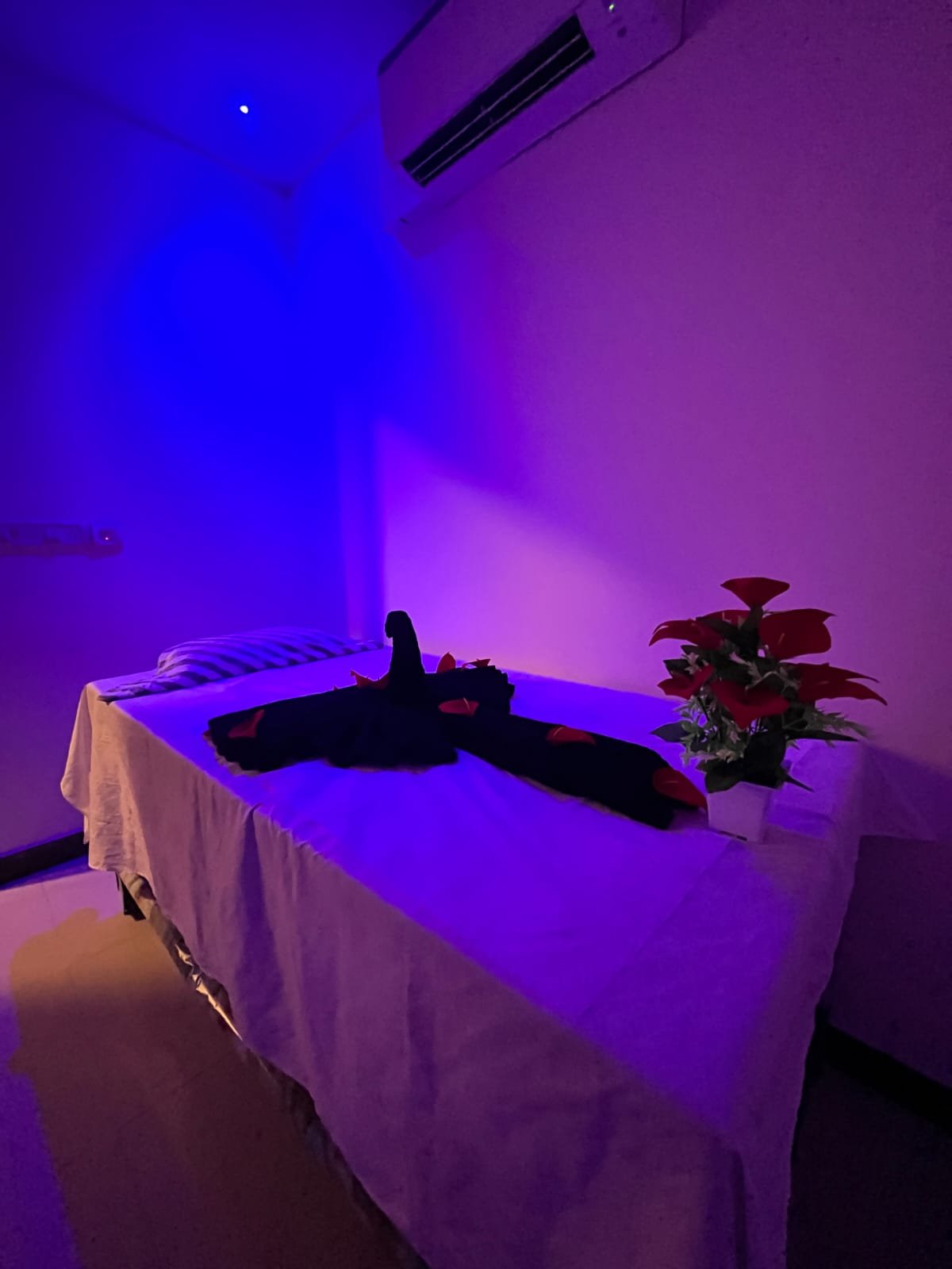 Private massage room at 4M Spa in Nungambakkam, Chennai